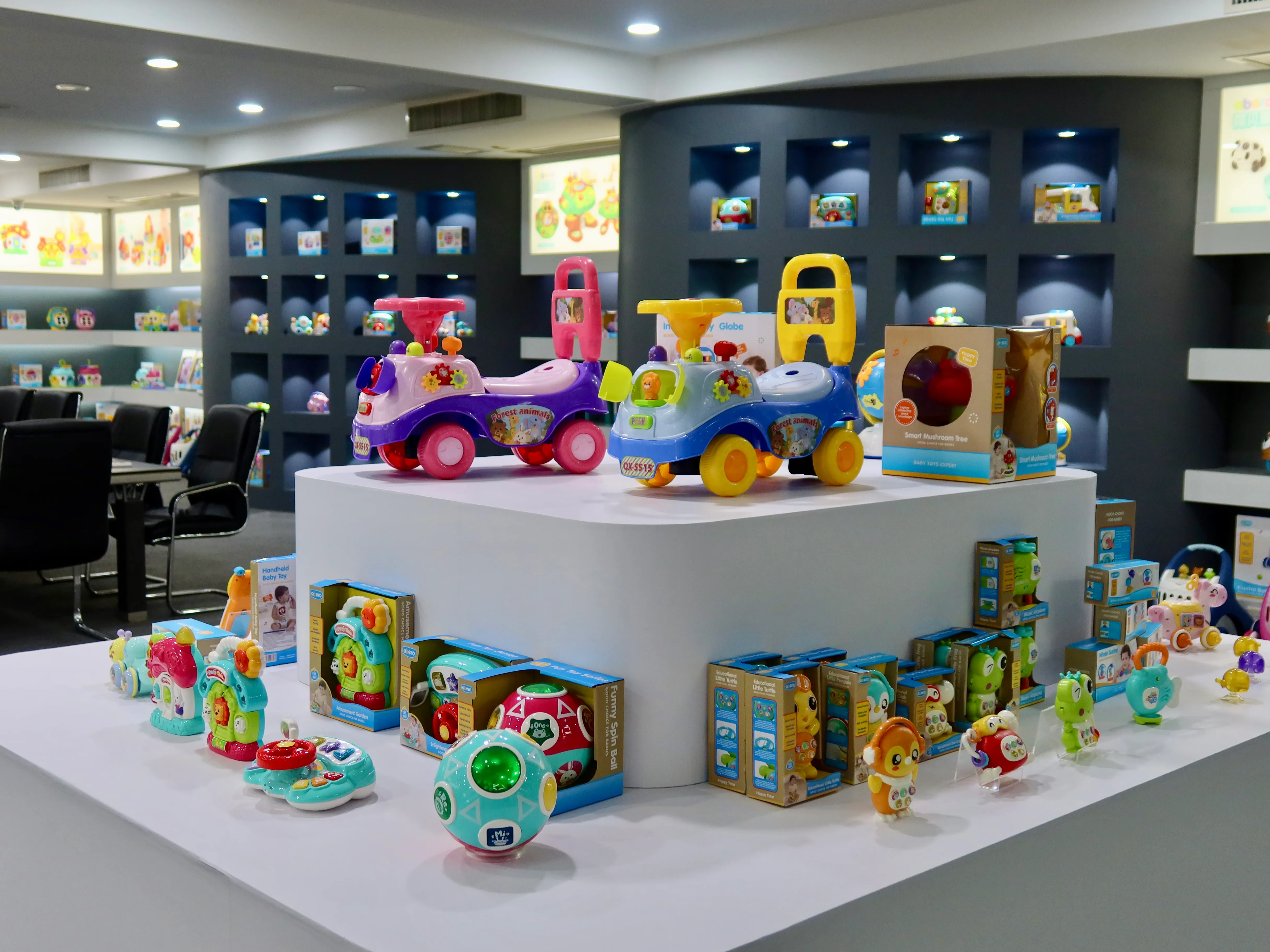 ABERO showroom meeting area